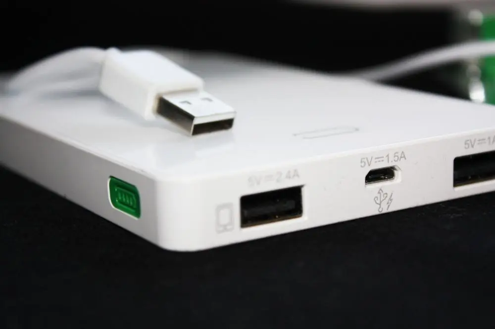 Обзор Power Bank APC от Scheider Electric