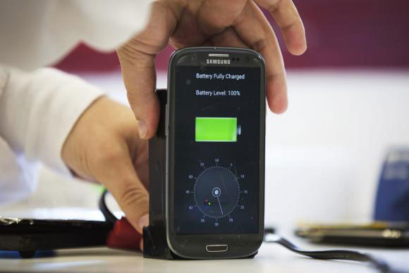 Smartphone-battery-30-seconds-charge